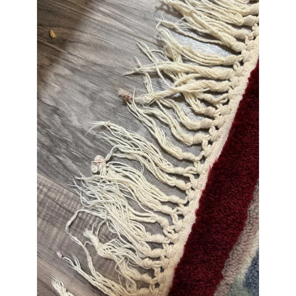 Vtg Floral Oval hand tufted Wool Rug Fringe 29 by 17 Grannycore cottage Read